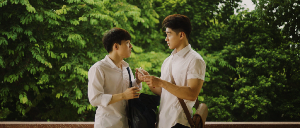 Tun Phạm và Ma Ran Đô trong MV "Tình Nào Không Như Tình Đầu" Ngỡ ra mắt MV ngôn tình, Trung Quân “bẻ lái” kể câu chuyện thanh xuân đầy thổn thức ảnh 3