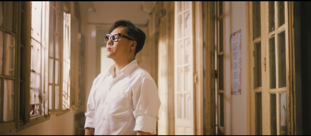 Trung Quân hóa nam sinh kể câu chuyện "Tình Nào Không Như Tình Đầu" bằng âm nhạc Ngỡ ra mắt MV ngôn tình, Trung Quân “bẻ lái” kể câu chuyện thanh xuân đầy thổn thức ảnh 1