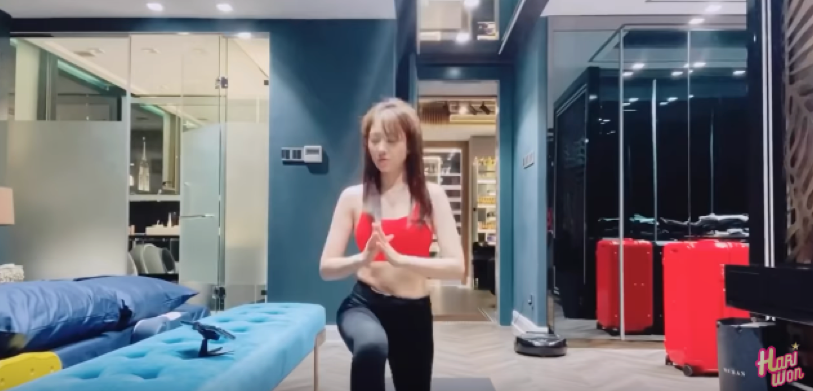 Dàn mỹ nhân Việt khoe eo thon dáng chuẩn khi tự tập luyện tại nhà ảnh 8