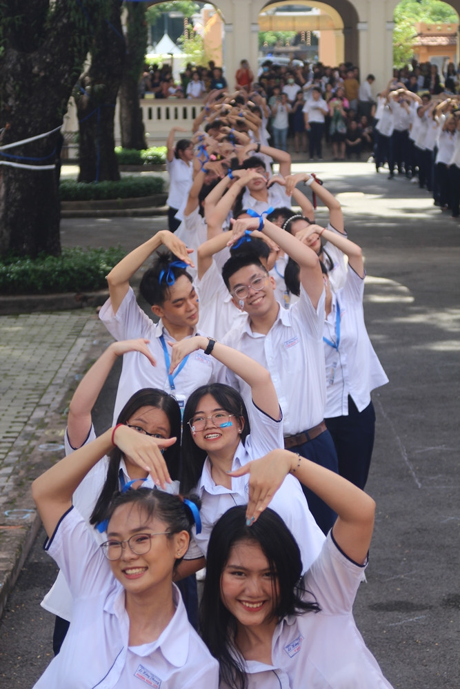 TỐC 1720 - “Kết thúc đẹp” của thế hệ 17-20 trường THPT chuyên Lê Hồng Phong (TP.HCM) ảnh 4