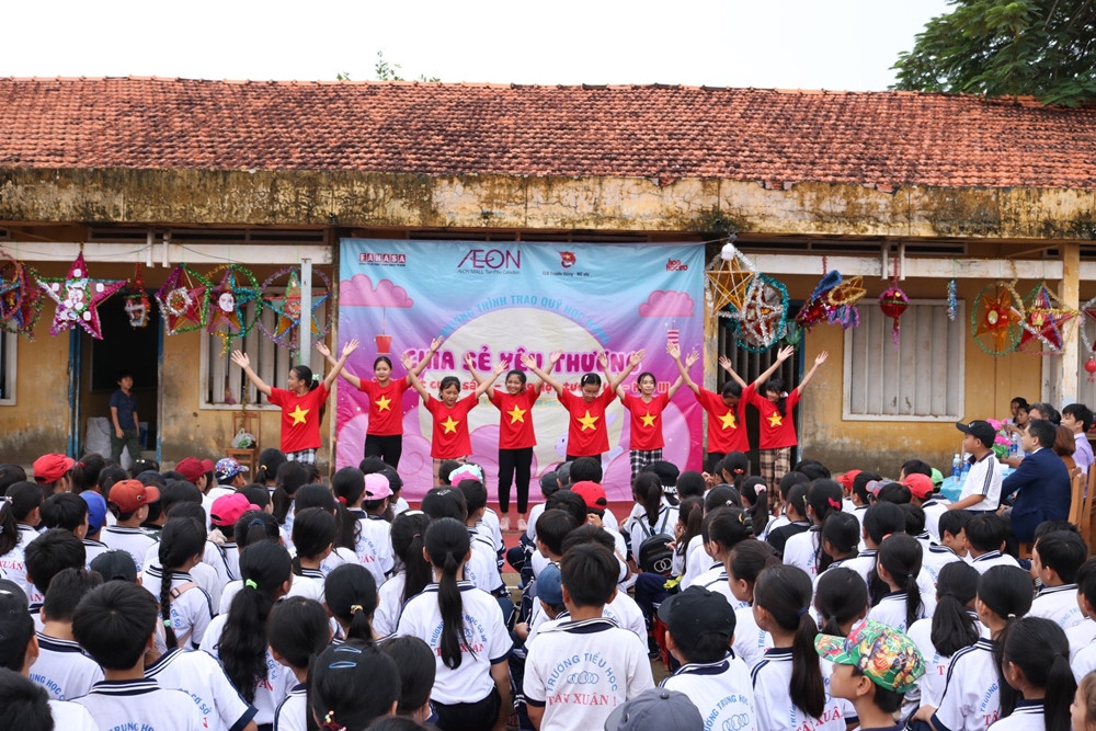 3 thư viện xanh với 3.000 cuốn sách đã mở cửa đón học sinh khó khăn tỉnh Bến Tre ảnh 5