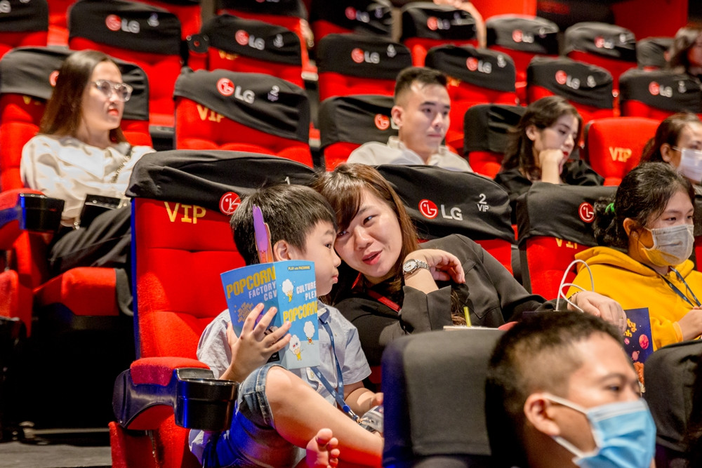 Fan Lớp Học Mật Ngữ đánh giá thế nào về tập phim hoạt hình đầu tiên? ảnh 5