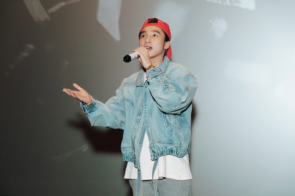 Ngày đầu "SKY TOUR Movie" công chiếu: Fan phủ kín rạp, phấn khích khi gặp Sơn Tùng M-TP ảnh 4