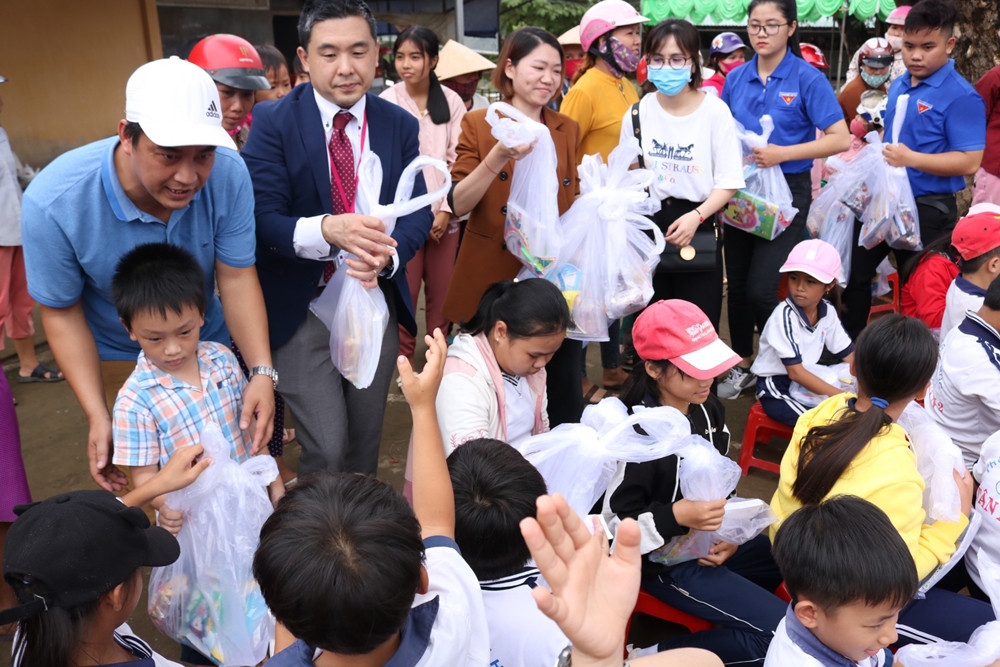 3 thư viện xanh với 3.000 cuốn sách đã mở cửa đón học sinh khó khăn tỉnh Bến Tre ảnh 8