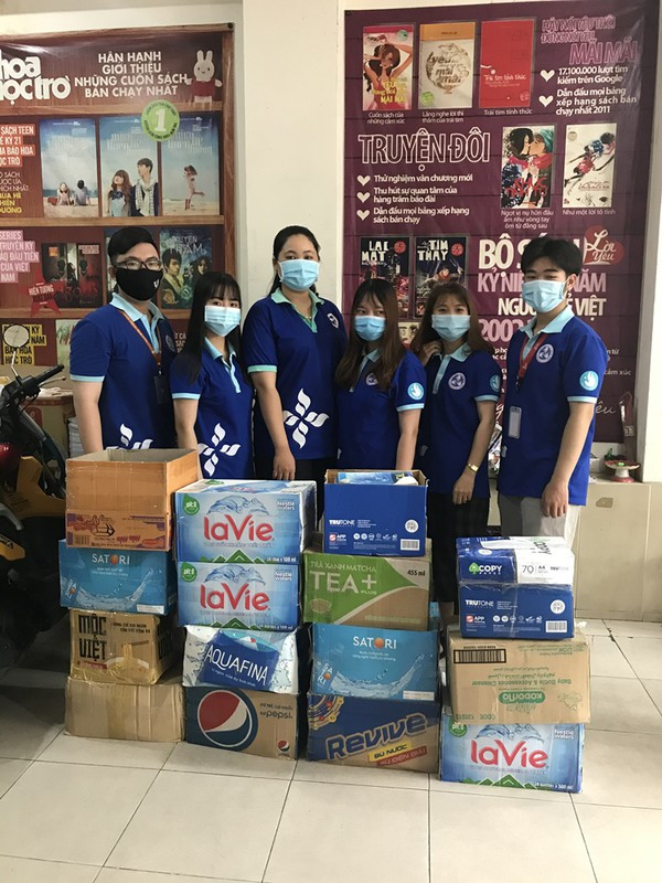 3 thư viện xanh với 3.000 cuốn sách đã mở cửa đón học sinh khó khăn tỉnh Bến Tre ảnh 1