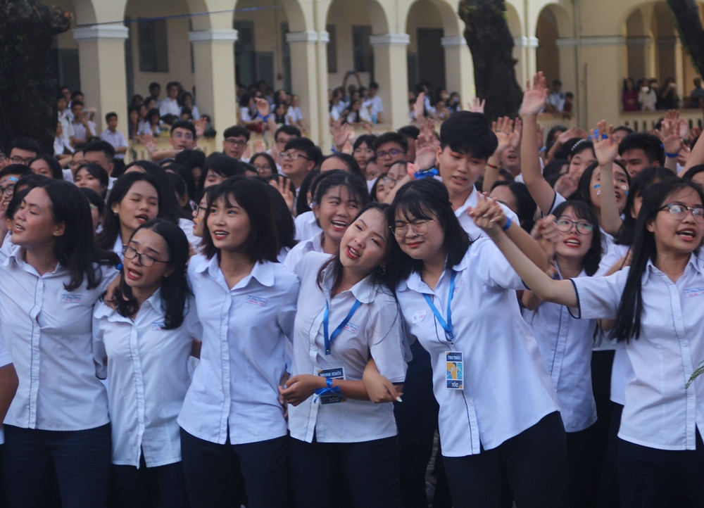TỐC 1720 - “Kết thúc đẹp” của thế hệ 17-20 trường THPT chuyên Lê Hồng Phong (TP.HCM) ảnh 2