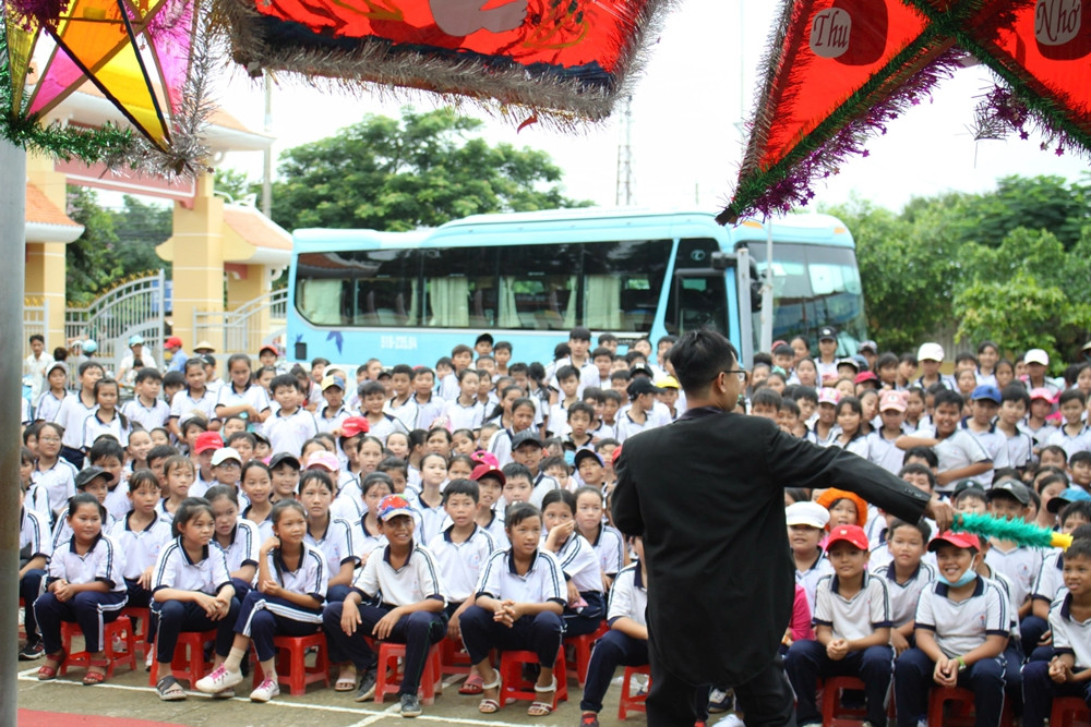 3 thư viện xanh với 3.000 cuốn sách đã mở cửa đón học sinh khó khăn tỉnh Bến Tre ảnh 4