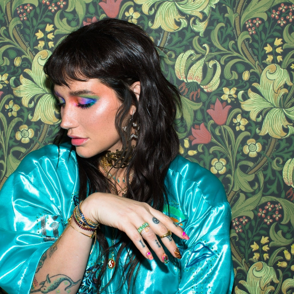 Showbiz 24H: Selena “collab” cùng BTS trong MV mới, Britney Spears xém “đốt” cả phòng gym ảnh 6