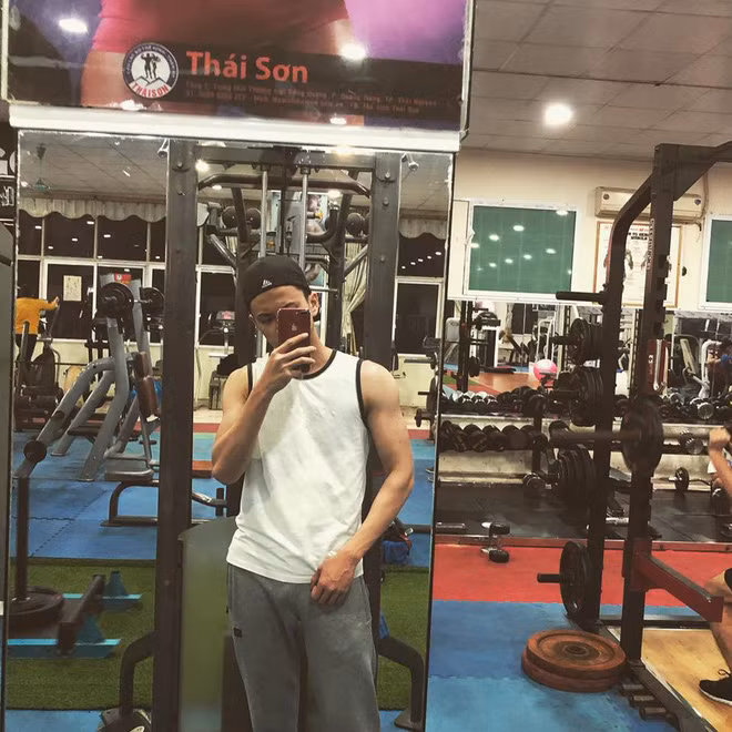 Nam chính “Người ấy là ai” điển trai, tài năng khiến nữ chính chọn “bất chấp lý trí” ảnh 3