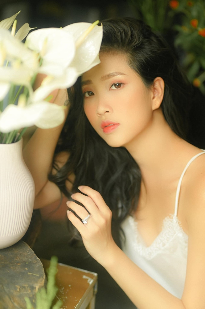 “EM” - Đơn thuốc trị liệu cảm xúc dành cho các cô gái từ “bác sĩ” Liêu Hà Trinh ảnh 4