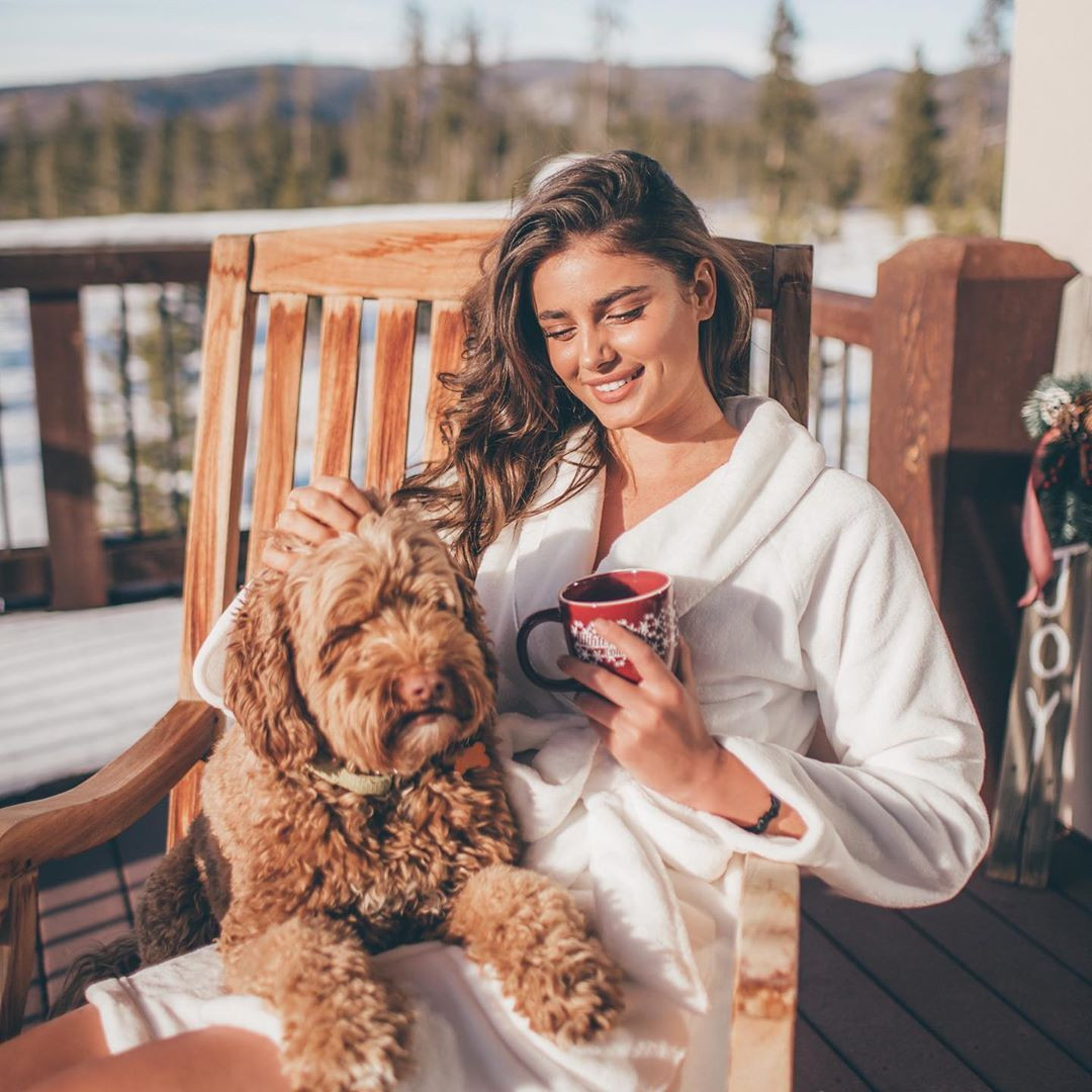 Dàn người đẹp Victoria's Secret rực lửa đón Giáng sinh ảnh 11