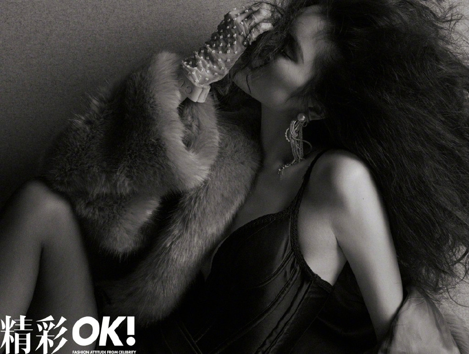 Mỹ nhân nội y gốc Hoa dáng hoàn hảo, chân dài miên man ảnh 16