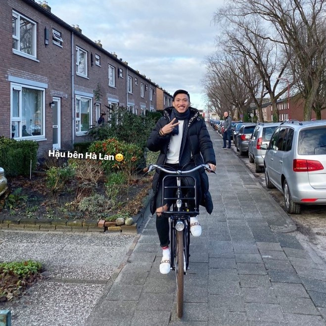 Văn Hậu, Đức Chinh và cầu thủ nữ Hoàng Thị Loan đua trend 'Mắt biếc' ảnh 1