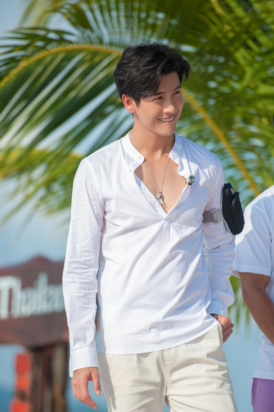 Mỹ nam 'Chiếc lá bay' đẹp trai lãng tử 'đốn tim' phái nữ ảnh 1