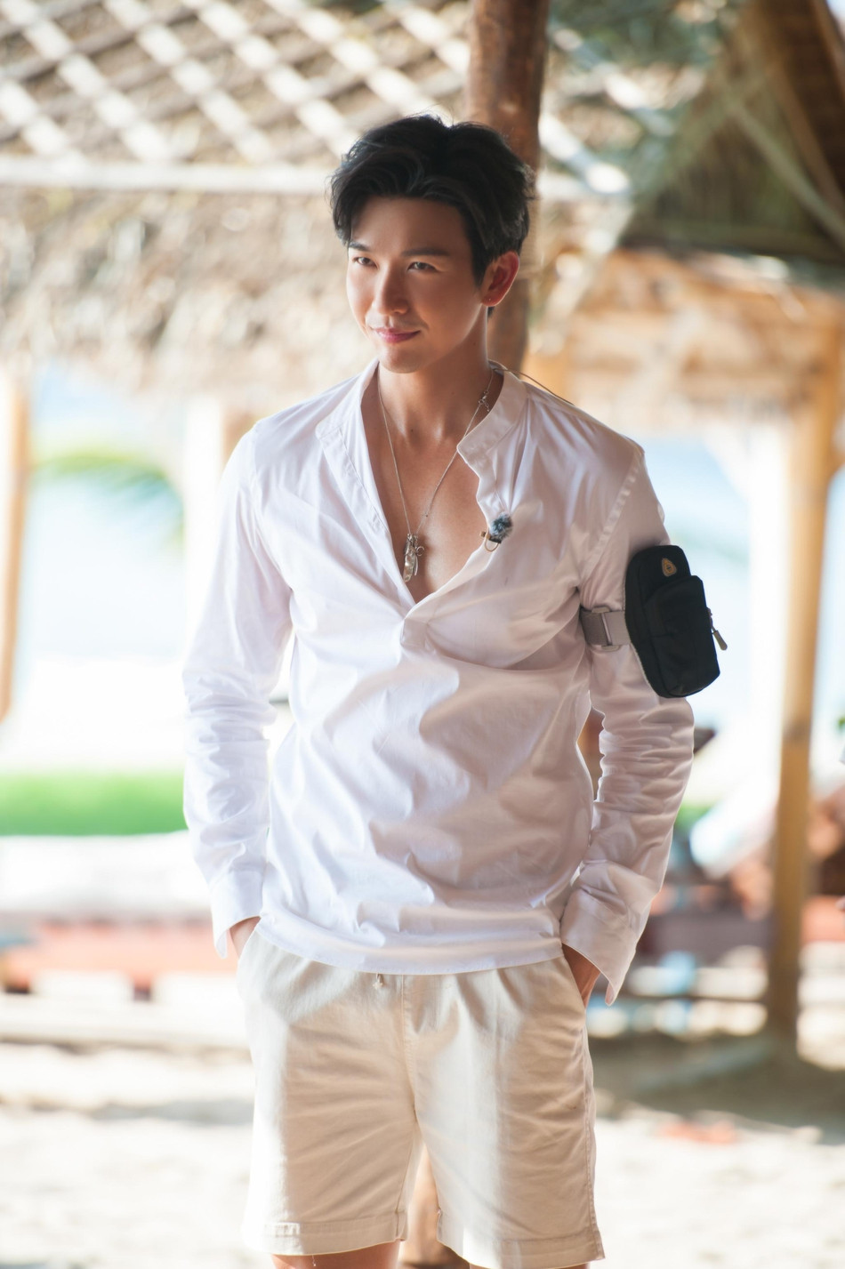 Mỹ nam 'Chiếc lá bay' đẹp trai lãng tử 'đốn tim' phái nữ ảnh 4