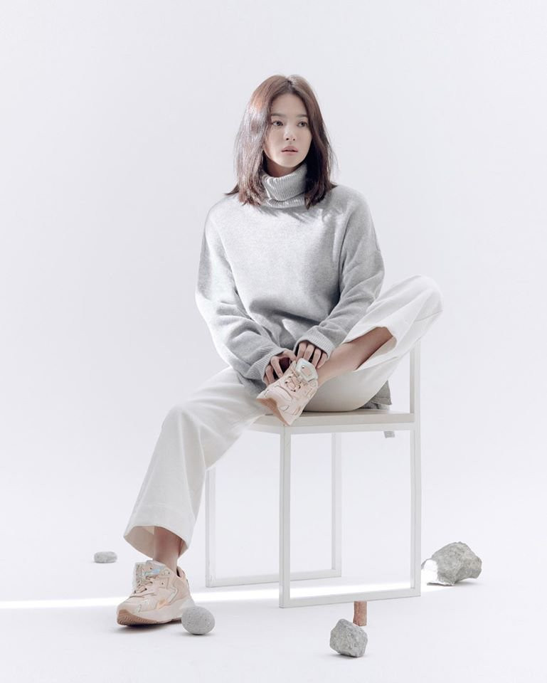 Gần tứ tuần, Song Hye Kyo vẫn xinh đẹp nền nã 'đốn tim' fan ảnh 9