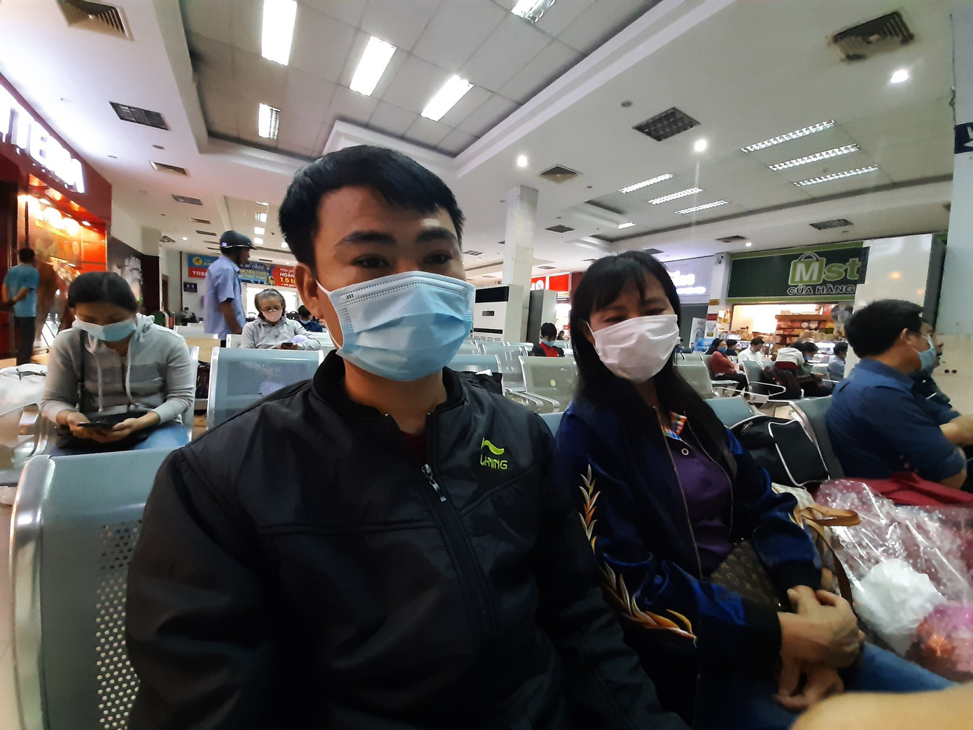 Cận cảnh người dân đi trả vé tàu về Tết ở ga Sài Gòn ảnh 5