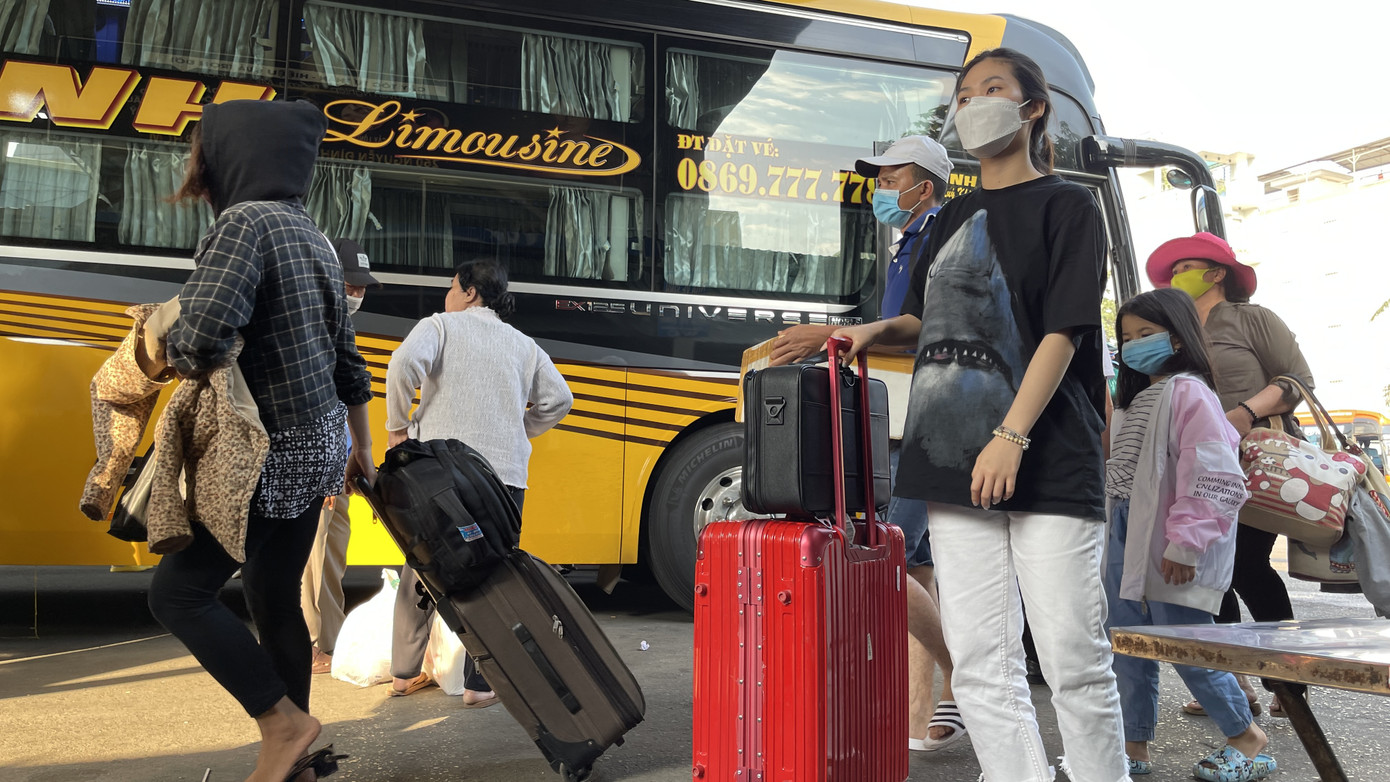 Người dân ‘đủng đỉnh’ trở lại TPHCM sau Tết ảnh 1