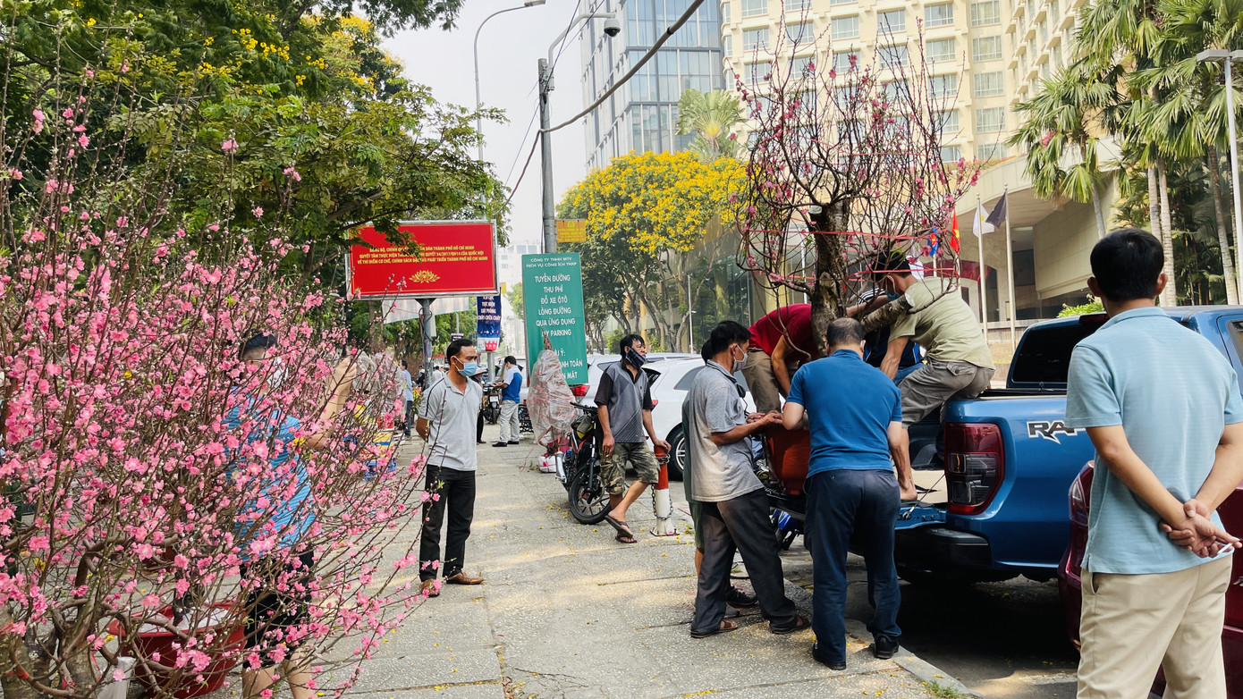 Chợ hoa lớn nhất Sài Gòn vắng khách ngày cận Tết ảnh 10
