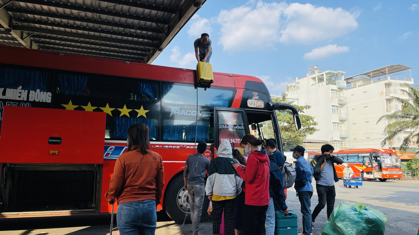 Người dân ‘đủng đỉnh’ trở lại TPHCM sau Tết ảnh 3