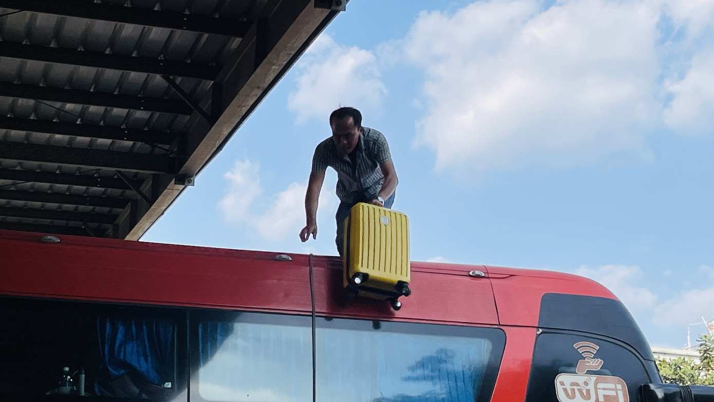 Người dân ‘đủng đỉnh’ trở lại TPHCM sau Tết ảnh 4