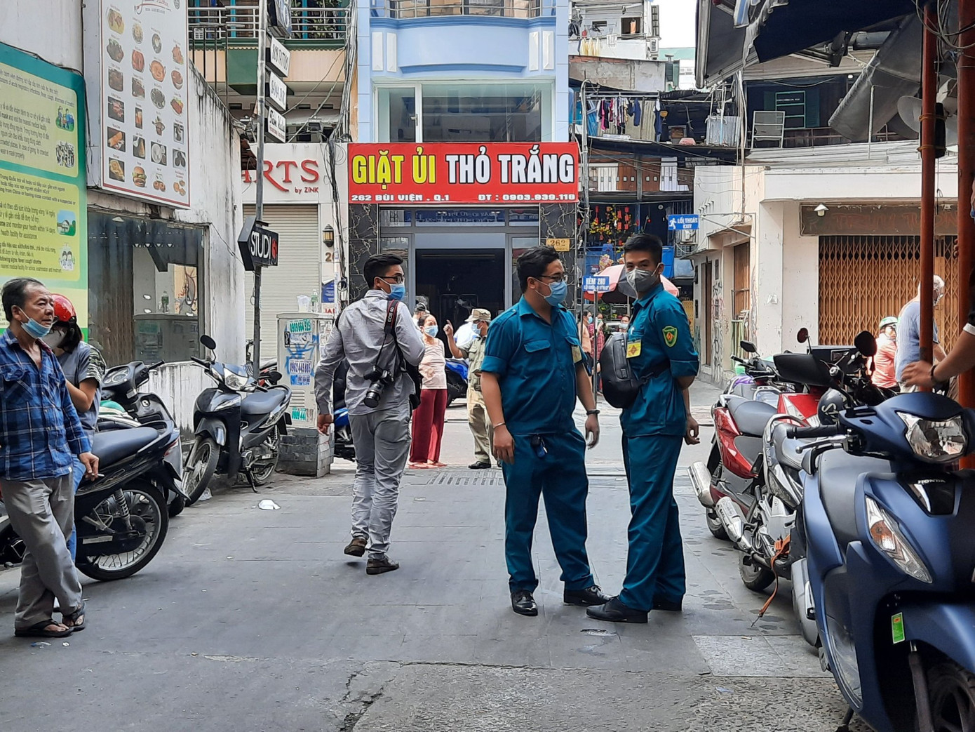 Phong toả quán cà phê trên phố Bùi Viện liên quan ca mắc COVID -19 ảnh 4