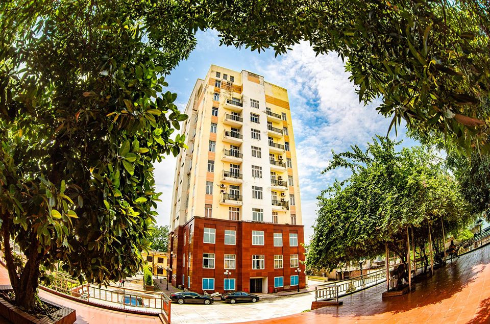 Trường Y dược mộng mơ trong nắng đầu Hè ảnh 2