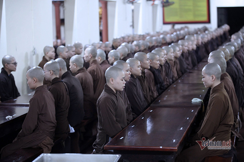 Ngôi trường bắt đầu học từ 4h30 sáng và kéo dài tới đêm muộn ảnh 2