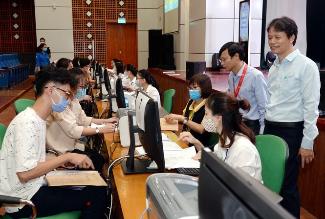 Những “đặc quyền” thẻ ngân hàng không phải sinh viên nào cũng biết ảnh 1