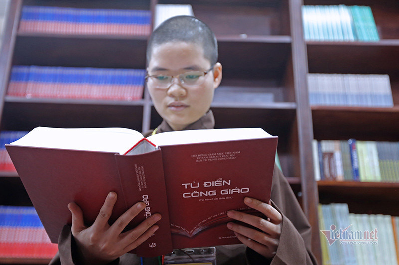 Ngôi trường bắt đầu học từ 4h30 sáng và kéo dài tới đêm muộn ảnh 9