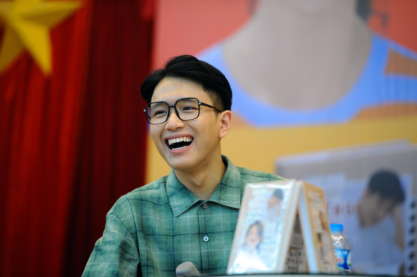 Hot boy IELTS 8.0 Thiện Khiêm thi chuyên Anh vì bỗng dưng dốt Toán ảnh 1