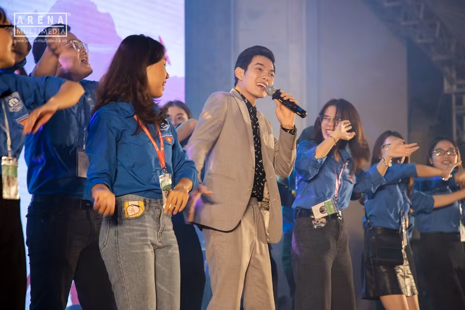 NSND Lan Hương và NSND Trọng Trinh bị tân sinh viên “chất vấn” về tình yêu ảnh 7