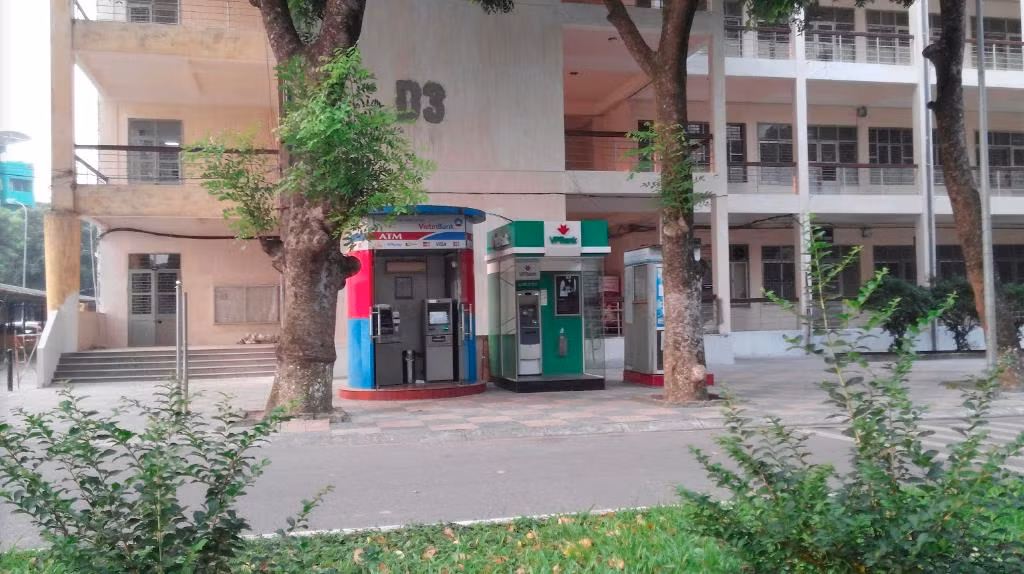 Mang thẻ ngân hàng đến tận tay tân sinh viên ảnh 3