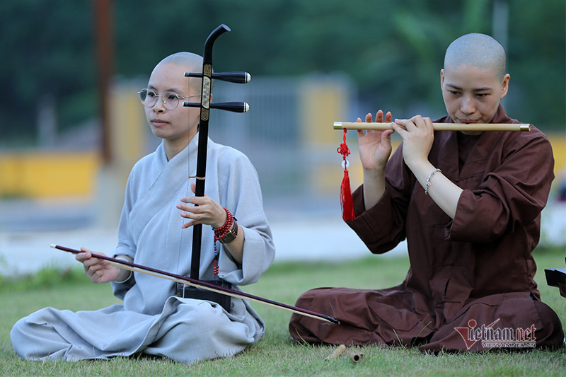 Ngôi trường bắt đầu học từ 4h30 sáng và kéo dài tới đêm muộn ảnh 13