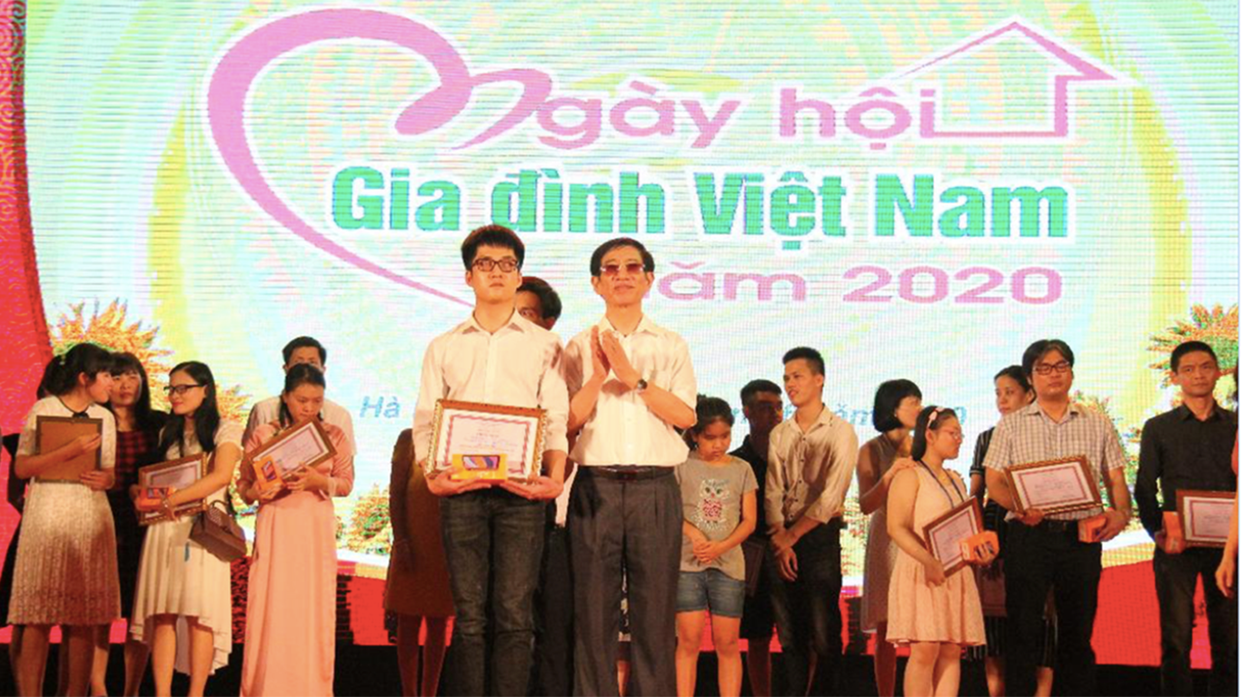 Niềm tin mãnh liệt của chàng trai khiếm thị Nguyễn Văn Hoàng ảnh 1