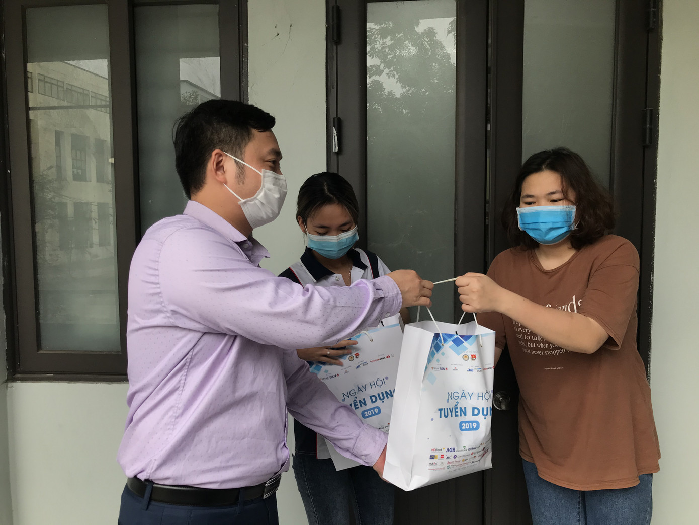 Đoàn Thanh niên HV Tài chính đa dạng các hoạt động hỗ trợ sinh viên trong mùa COVID-19 ảnh 2