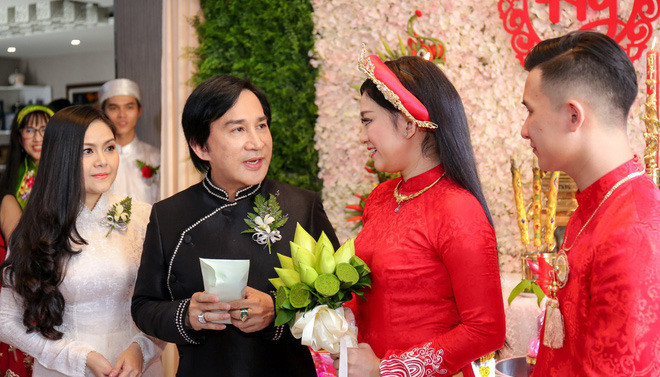 Vợ ba của NSƯT Kim Tử Long nói về quan hệ với hai vợ cũ và con riêng của chồng ảnh 3