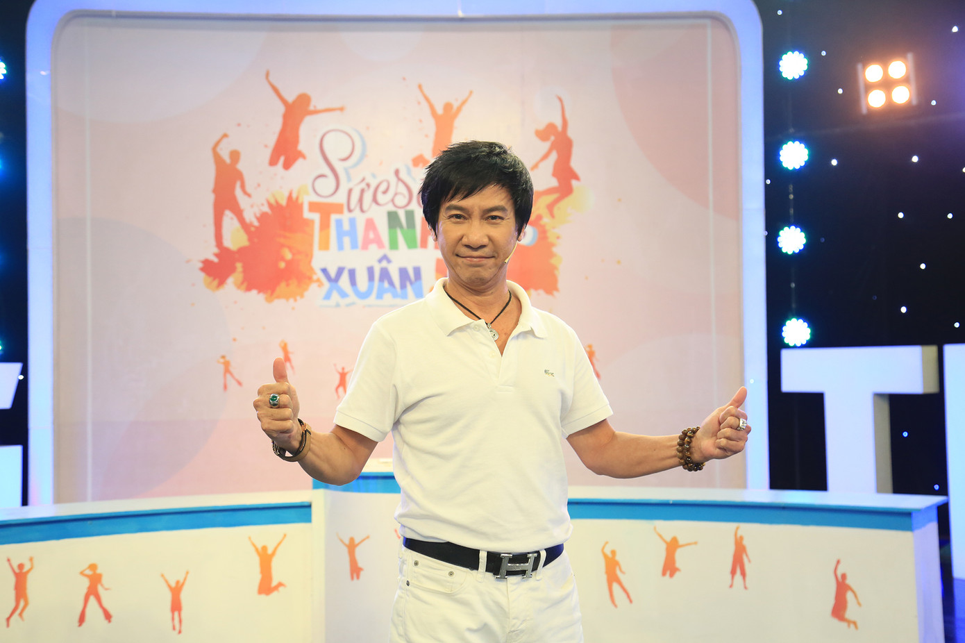 Bà xã kém 29 tuổi của Lê Huỳnh tiết lộ có cãi nhau với chồng vẫn phải ngủ chung giường ảnh 3