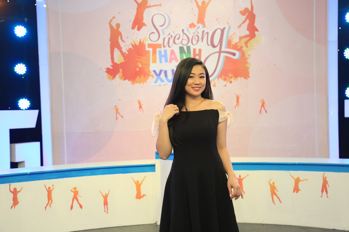 Bà xã kém 29 tuổi của Lê Huỳnh tiết lộ có cãi nhau với chồng vẫn phải ngủ chung giường ảnh 2