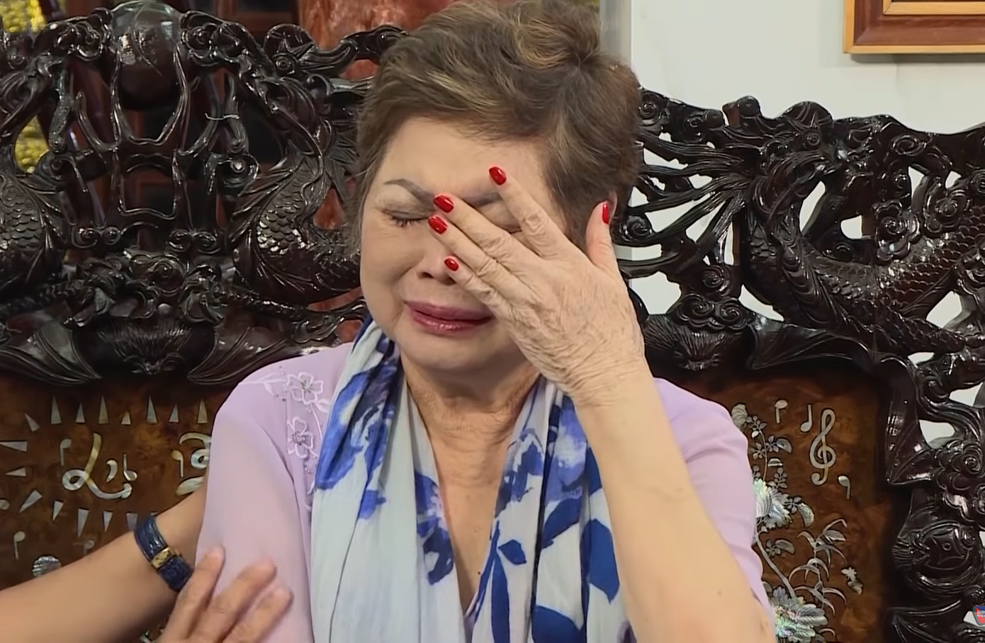 Mẹ ca sĩ Ngọc Sơn khóc khi chia sẻ con trai muốn đi tu và hiến xác cho y học ảnh 3