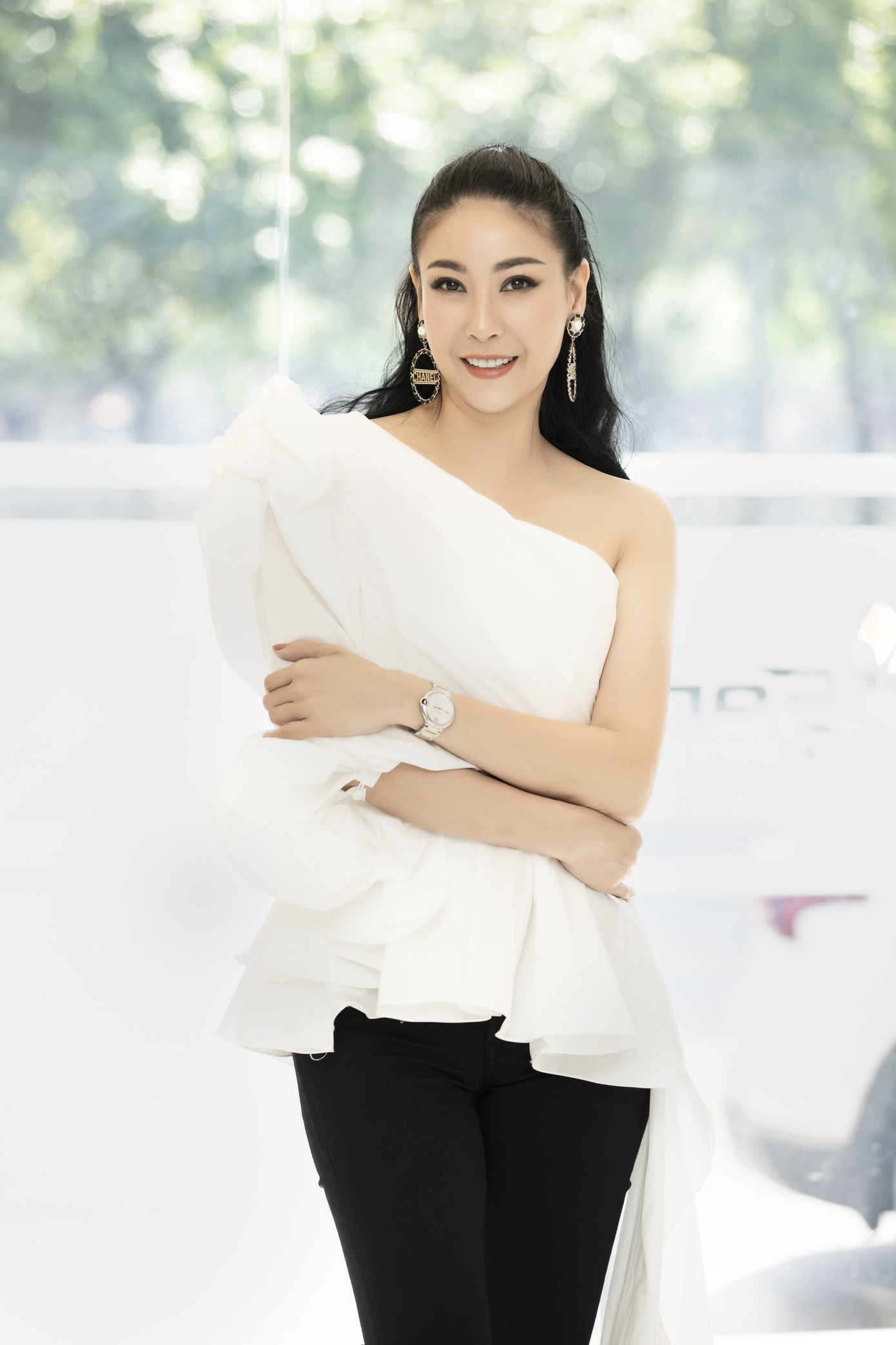 Hà Kiều Anh lần đầu chia sẻ lý do thi Hoa hậu, tiết lộ mức cát-xê sau đăng quang ảnh 1