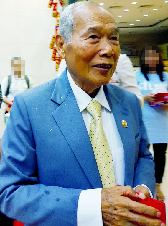 Bộ Công an tạm đình chỉ vụ chồng đại gia Tư Hường tố cáo con trai ảnh 1