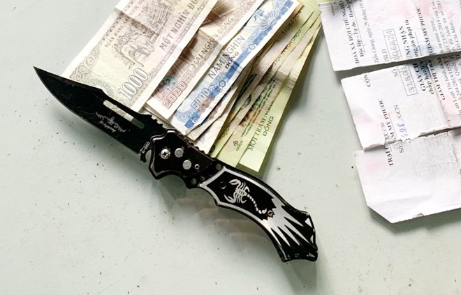 Cướp cầm dao khống chế 2 mẹ con trên xe khách ảnh 1