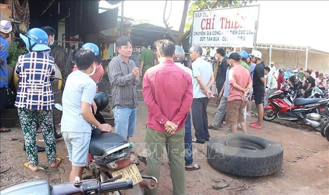 Đang sửa xe, chủ garage bị lốp ô tô rơi trúng đầu tử vong ảnh 1