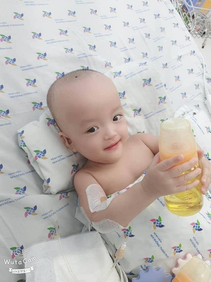 Nụ cười đáng yêu của cặp song nhi sau gần 20 ngày tách rời ảnh 1