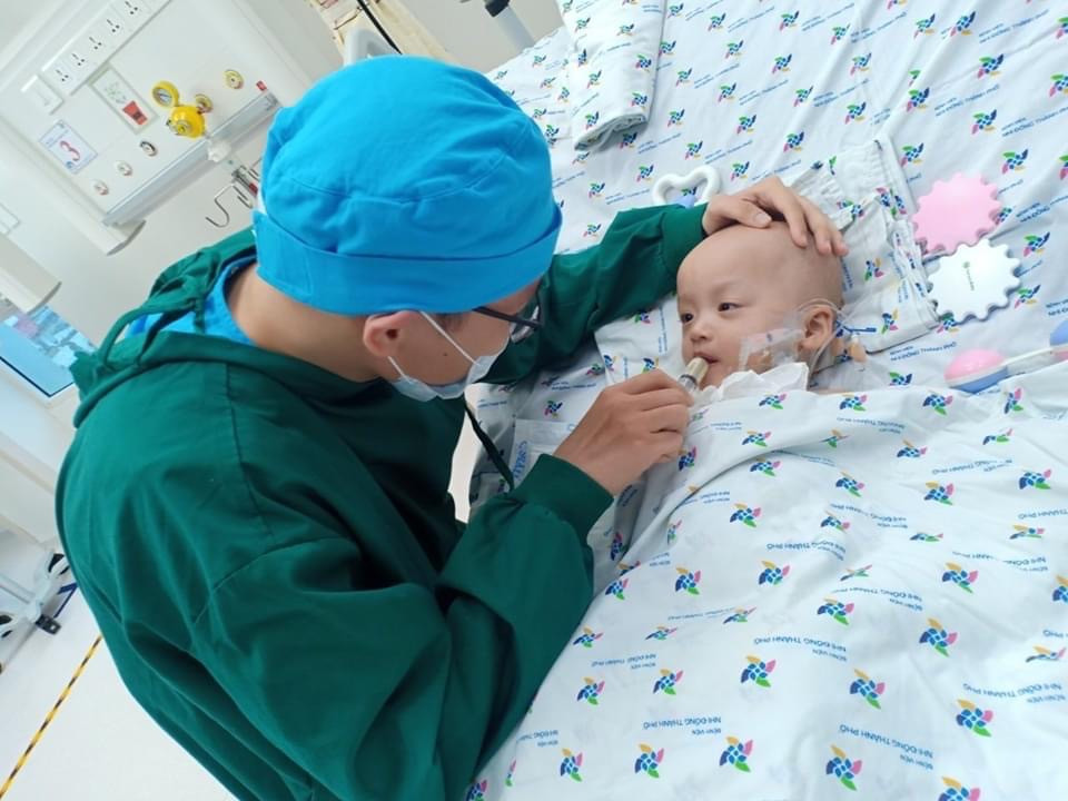 Nụ cười đáng yêu của cặp song nhi sau gần 20 ngày tách rời ảnh 2