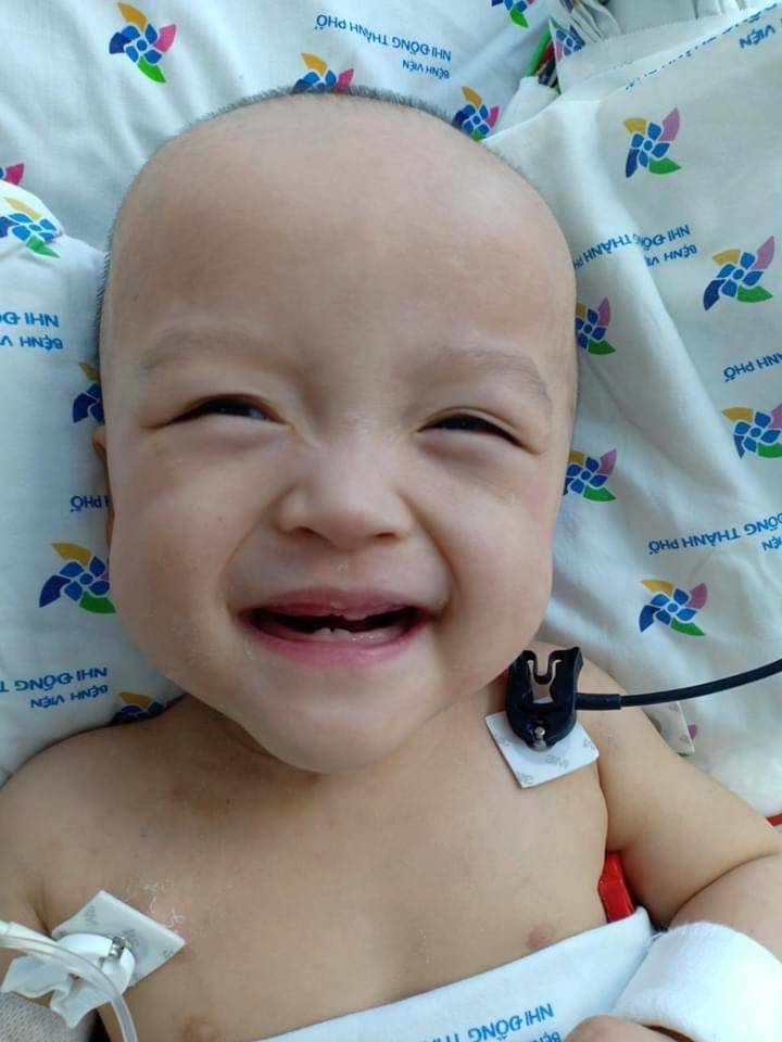 Nụ cười đáng yêu của cặp song nhi sau gần 20 ngày tách rời ảnh 6