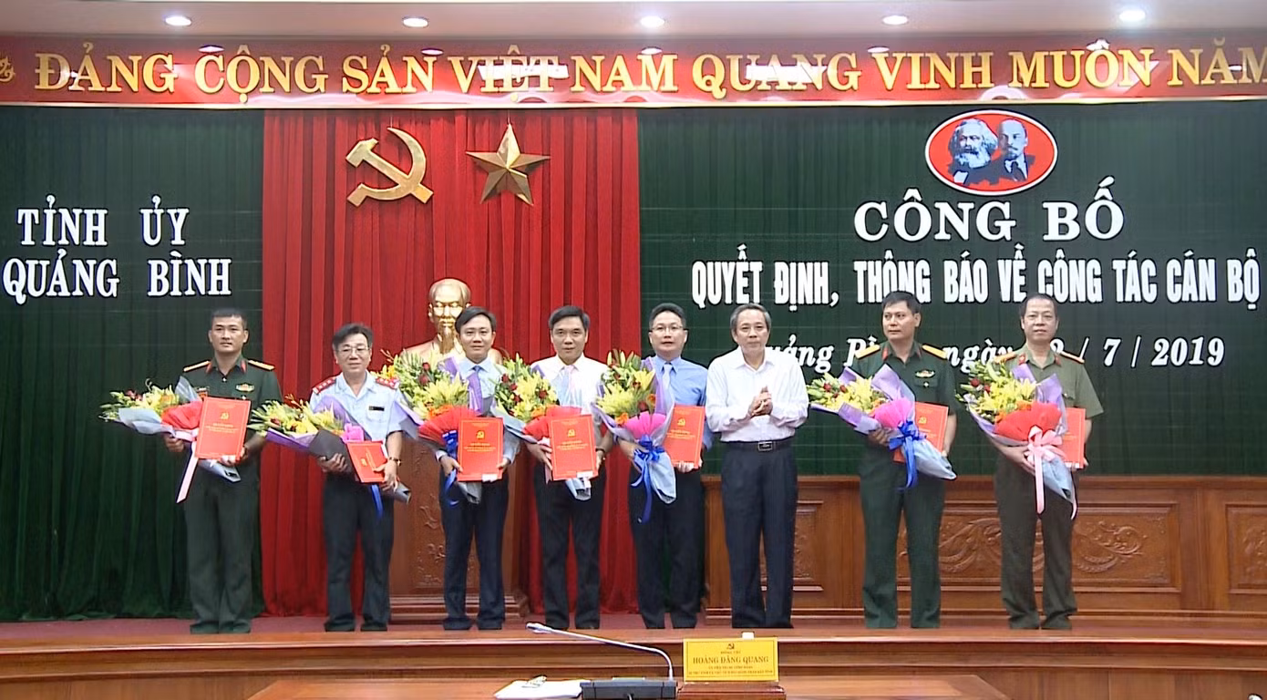 Bổ nhiệm hàng loạt nhân sự chủ chốt ở Bộ Nông nghiệp ảnh 7
