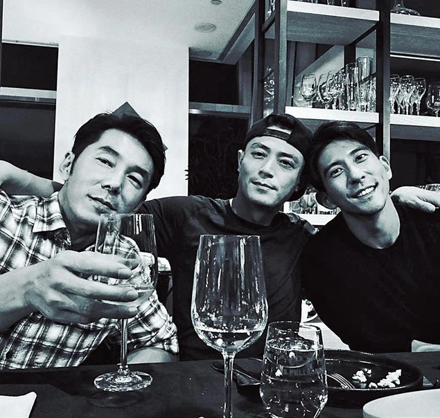 Giữa tin đồn ly hôn, Lâm Tâm Như bị bắt gặp dìu ông xã say rượu ảnh 4