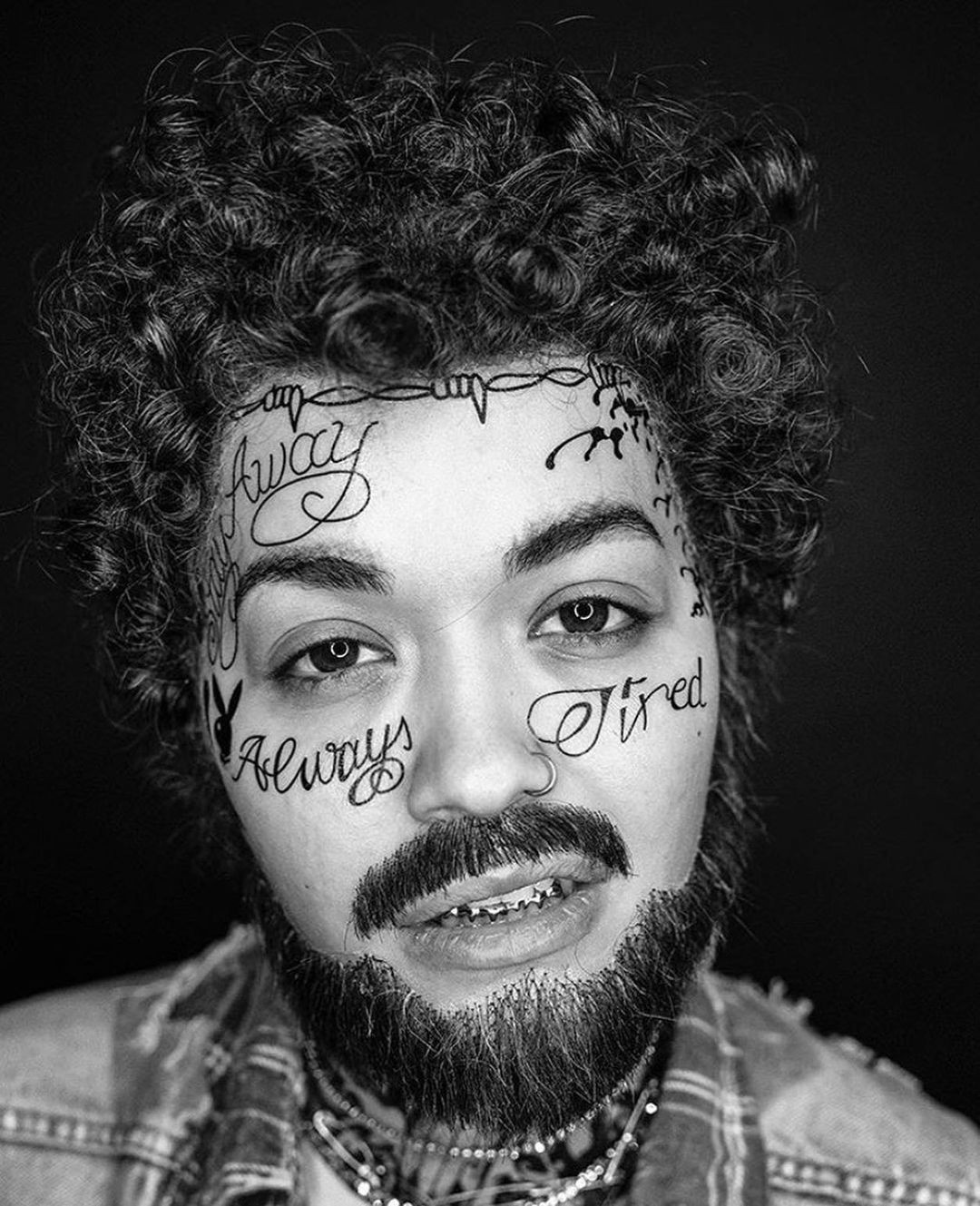 Rita Ora hóa nữ quỷ đỏ nóng bỏng trong bộ catsuit xuyên thấu táo bạo ảnh 5